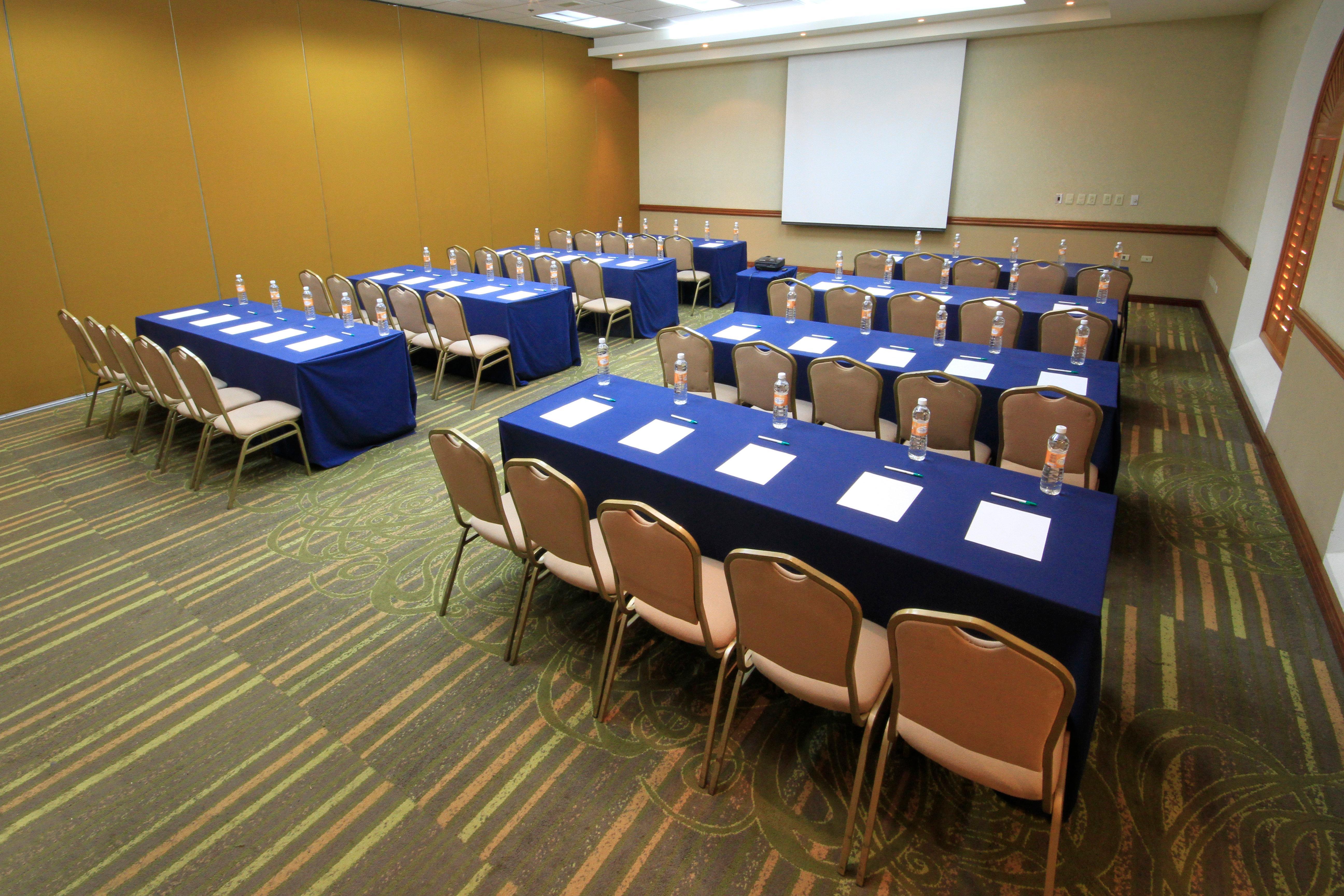 Holiday Inn Monclova By Ihg Exterior foto